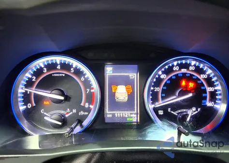 2019 Toyota Highlander Se z USA, uszkodzony, nr VIN 5TDJZRFH6KS931453